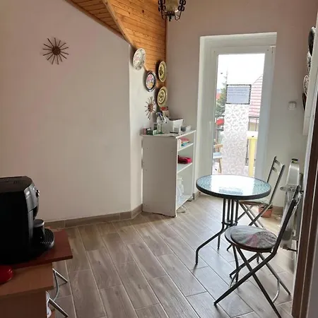 Csikos Apartment Gyenesdias