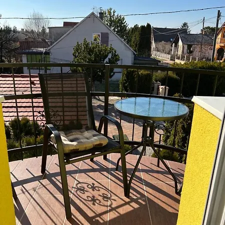 Csikos Apartman Gyenesdiás