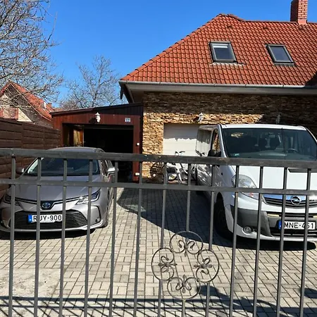 Csikos Apartment