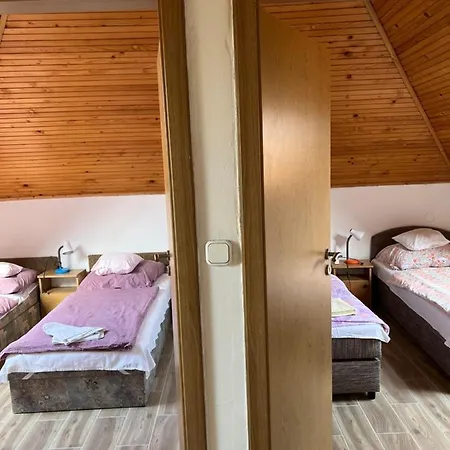 Csikos Apartment Gyenesdiás