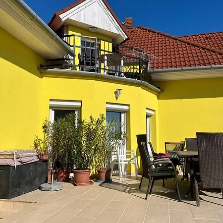 Csikos Apartment