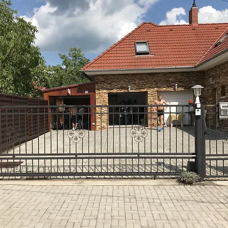 Csikos Apartment