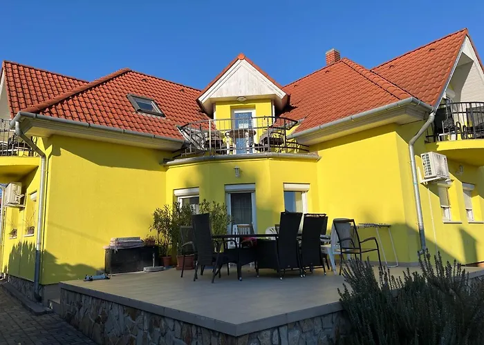 Apartament Csikos *