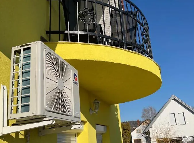 Csikos Apartament *