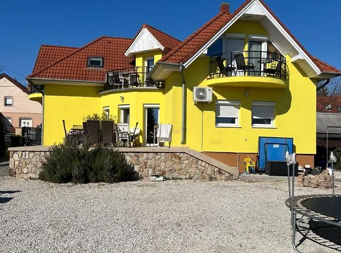 Csikos Apartament